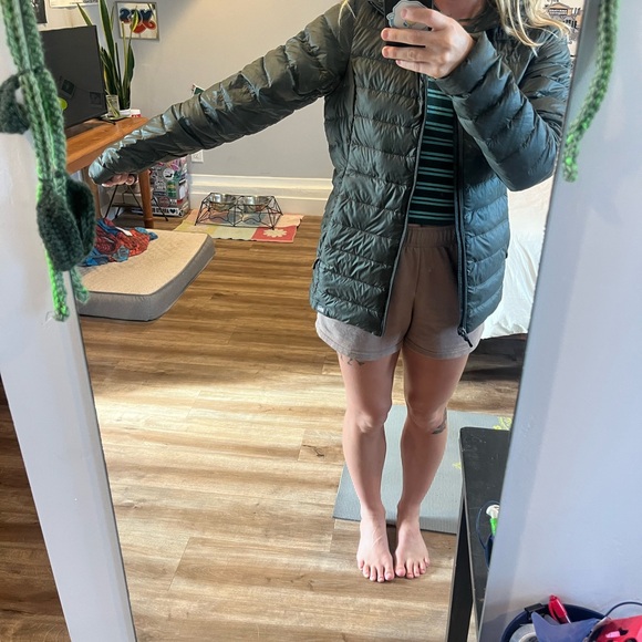 REI Women's Dark Green Puffer Jacket - Picture 2 of 11